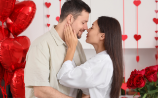 7 Tactics Narcissists Use To Keep You Small